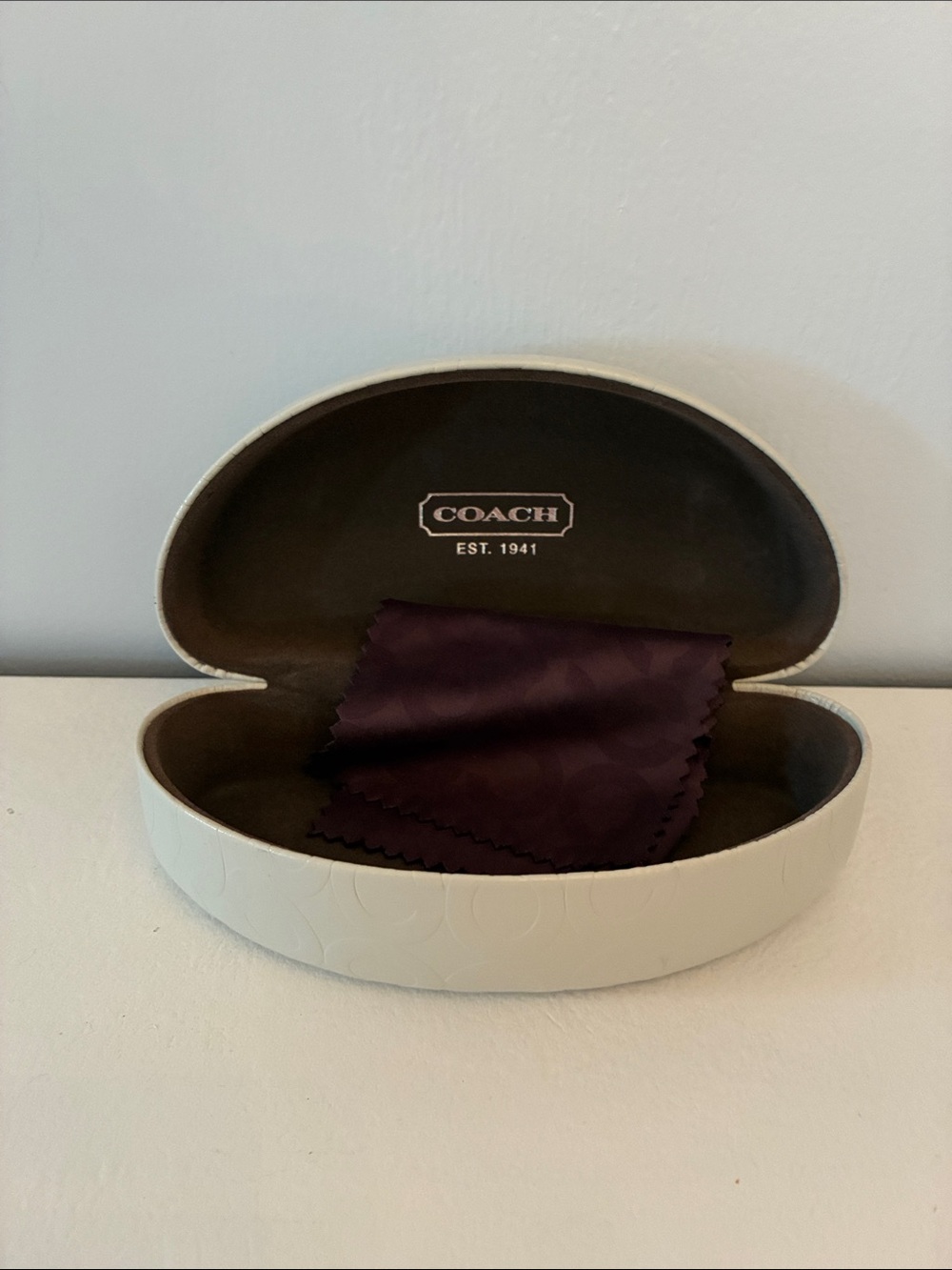 Coach Cream Eyewear Case with brown Cleaning Cloth